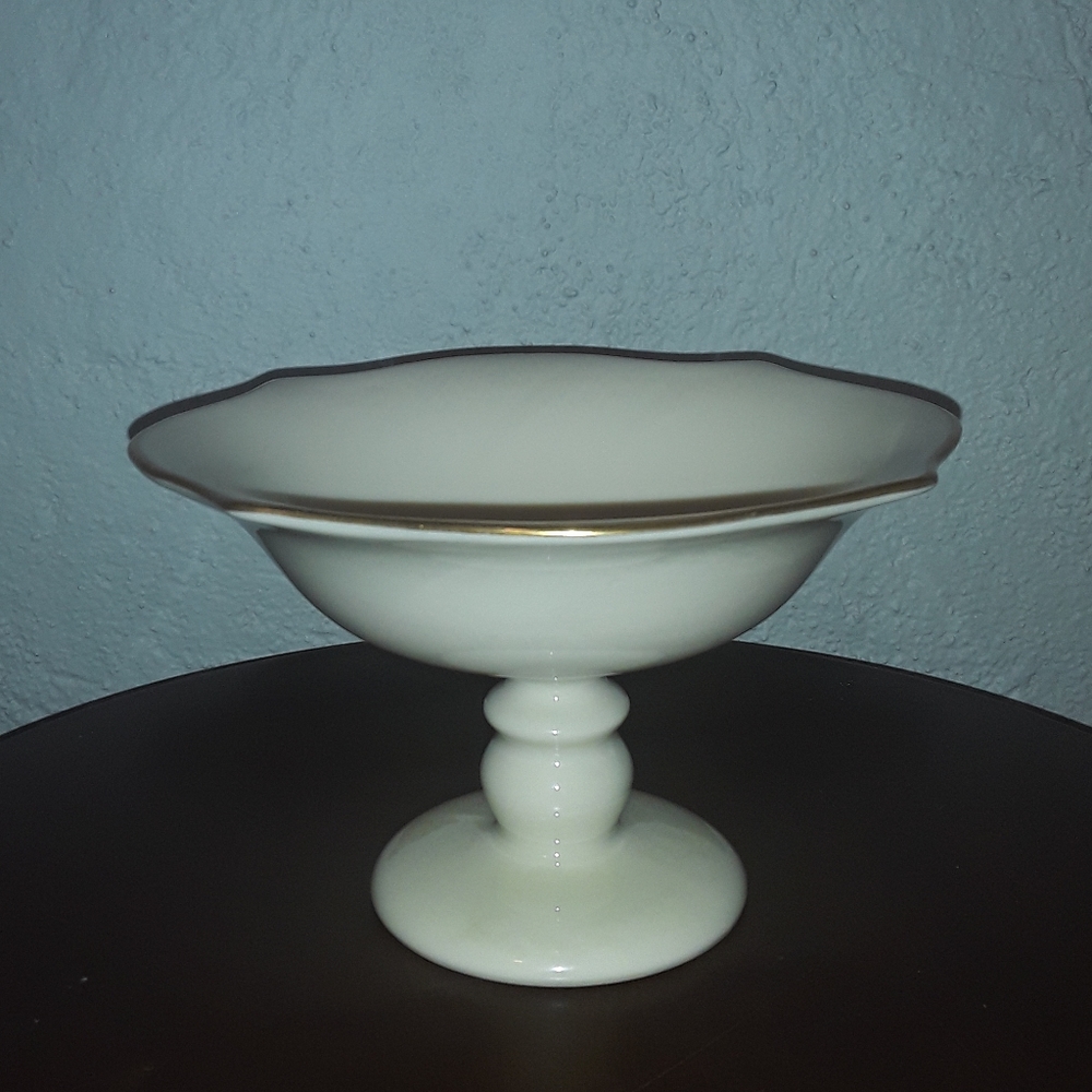 Lenox dish on pedestal